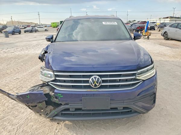 2022 VOLKSWAGEN TIGUAN 4Motion SE