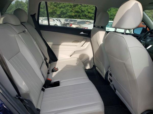 2022 VOLKSWAGEN TIGUAN 4Motion SE