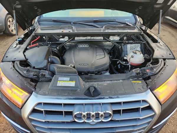 2018 AUDI Q5 quattro Prestige — Engine bay