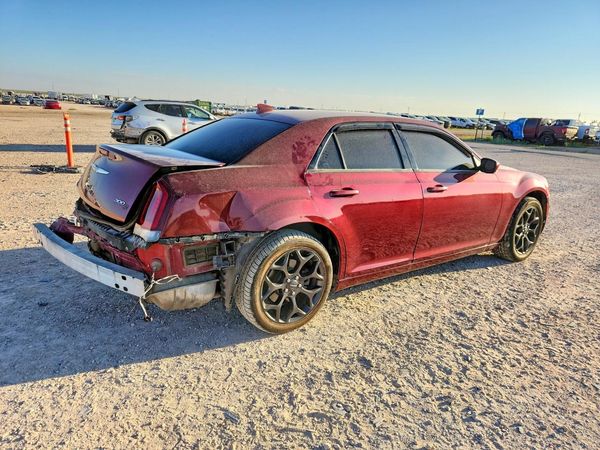 2019 CHRYSLER 300
