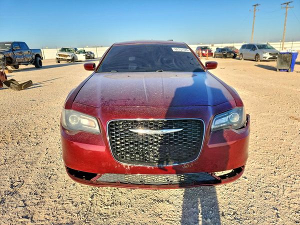 2019 CHRYSLER 300