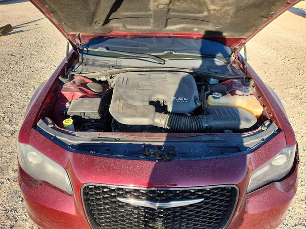 2019 CHRYSLER 300