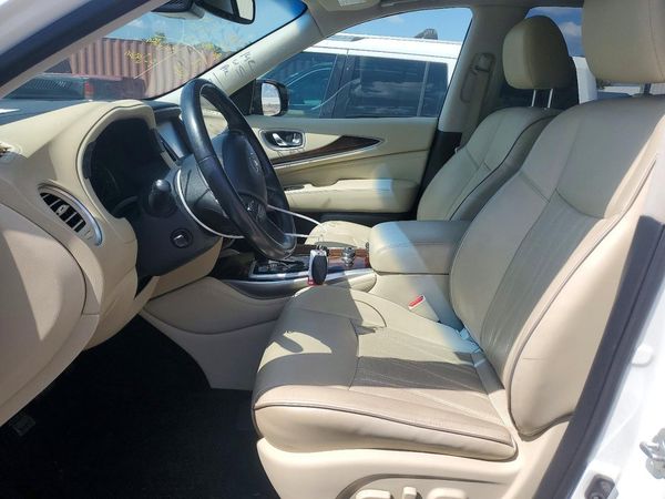 2016 INFINITI QX60 — DENT