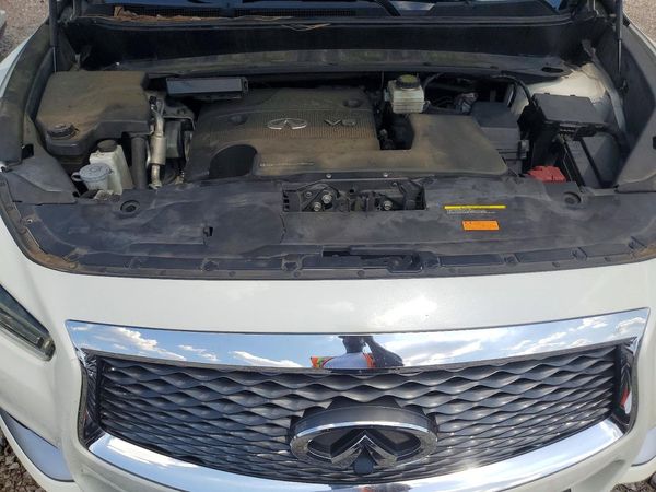 2016 INFINITI QX60 — Engine bay
