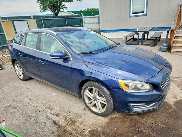 2015 VOLVO V60 Premier (non R design)