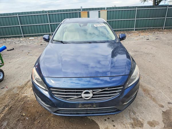 2015 VOLVO V60 Premier (non R design)