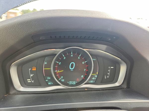 2015 VOLVO V60 Premier (non R design)