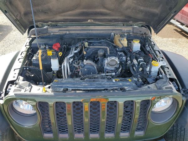 2023 JEEP GLADIATOR — Engine bay