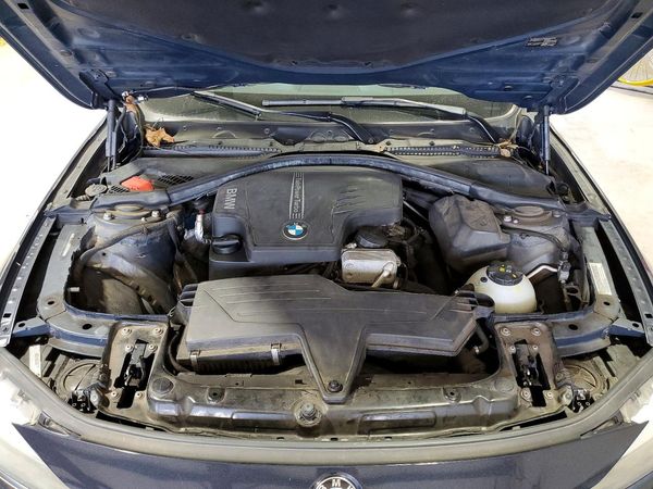 2014 BMW 320 xDrive — Engine bay