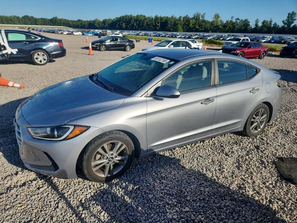 2017 HYUNDAI ELANTRA — Front 3/4