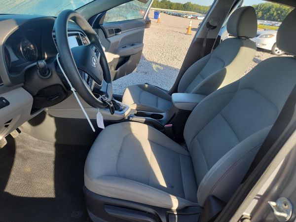 2017 HYUNDAI ELANTRA — DENT
