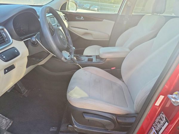 2016 KIA SORENTO L / LX