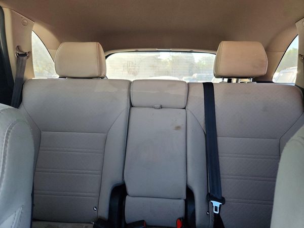 2016 KIA SORENTO L / LX