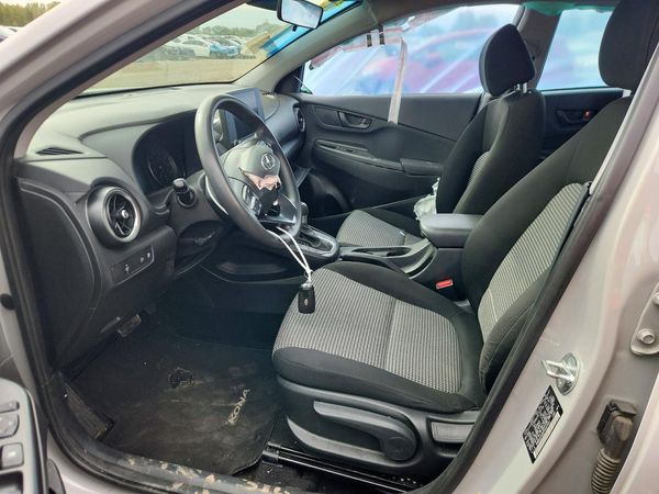 2023 HYUNDAI KONA SE — DENT