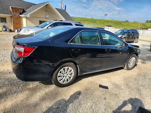 2014 TOYOTA CAMRY