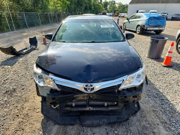 2014 TOYOTA CAMRY