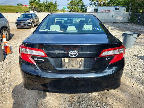 2014 TOYOTA CAMRY