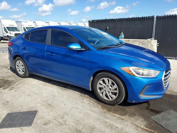 2017 HYUNDAI ELANTRA SE Base — Passenger 3/4