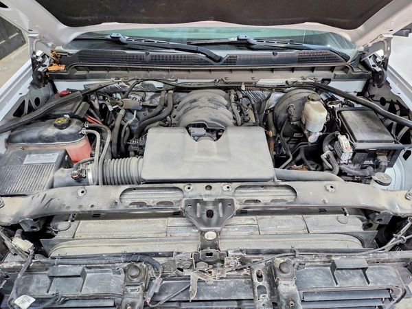 2017 CHEVROLET SILVERADO Work Truck/LS/Fleet/Base — Engine bay