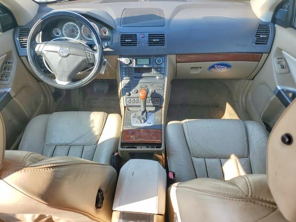 2013 VOLVO XC90