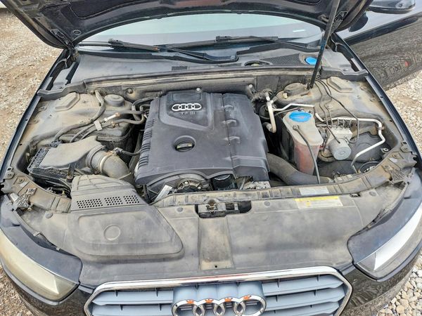 2014 AUDI A4 — Engine bay