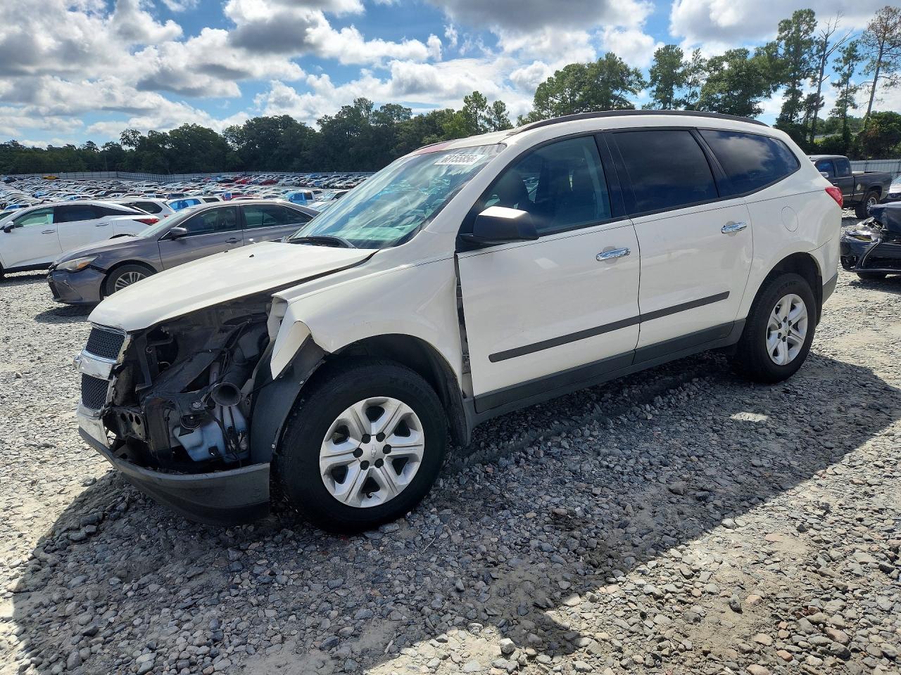 2012 CHEVROLET TRAVERSE LS — Front 3/4