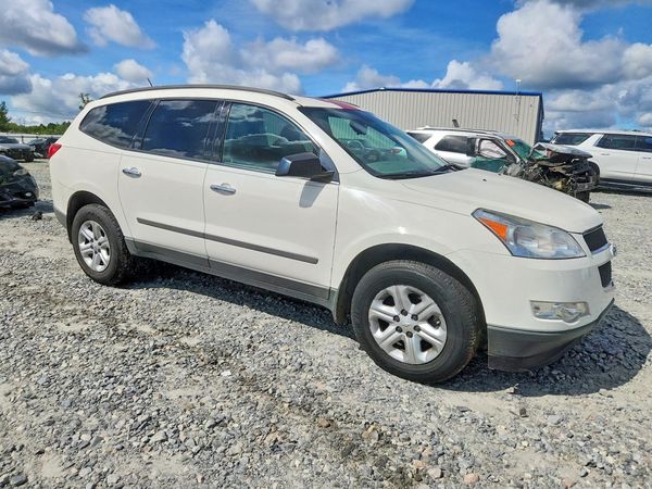 2012 CHEVROLET TRAVERSE LS — Passenger 3/4