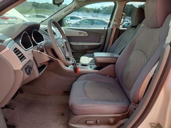 2012 CHEVROLET TRAVERSE LS — DENT