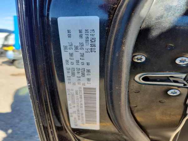 2016 RAM 1500 ST — VINS