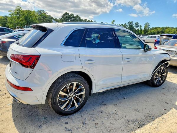 2023 AUDI Q5 S Line quattro Prestige