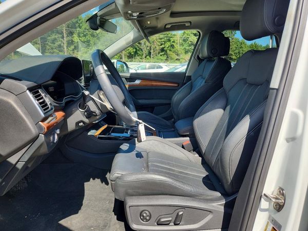 2023 AUDI Q5 S Line quattro Prestige
