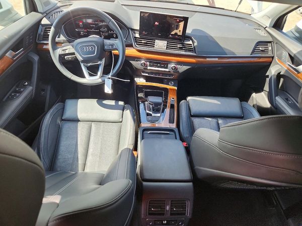 2023 AUDI Q5 S Line quattro Prestige