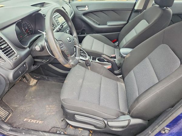 2017 KIA FORTE LX Base