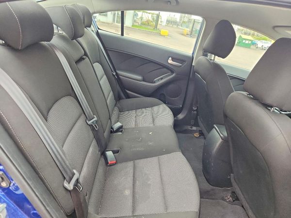 2017 KIA FORTE LX Base