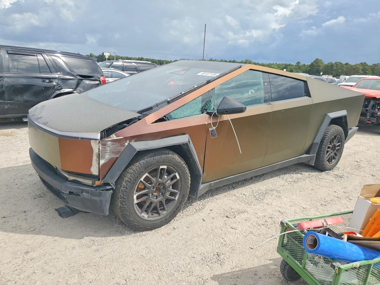 2024 TESLA CYBERTRUCK — Front 3/4