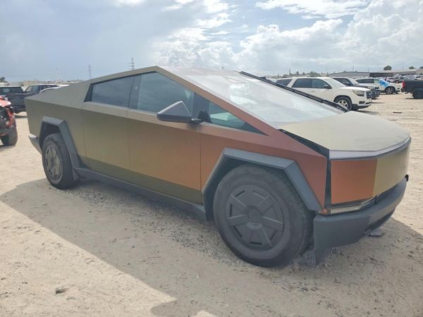 2024 TESLA CYBERTRUCK — Passenger 3/4