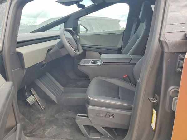 2024 TESLA CYBERTRUCK — DENT