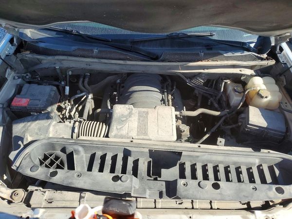 2022 CHEVROLET SILVERADO Custom — Engine bay