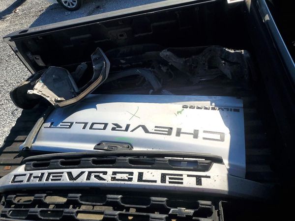 2022 CHEVROLET SILVERADO Custom — LOOS