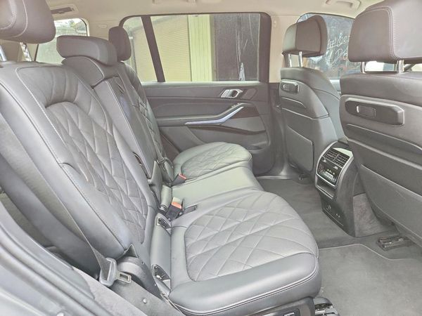 2025 BMW X7
