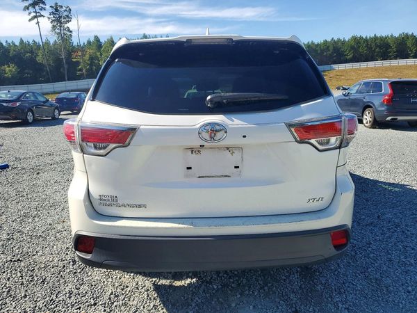 2016 TOYOTA HIGHLANDER