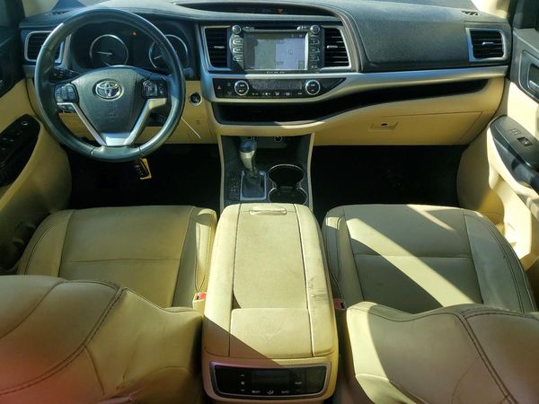 2016 TOYOTA HIGHLANDER