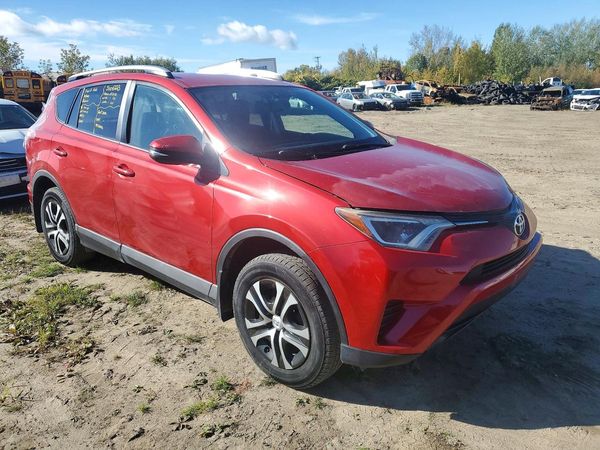 2016 TOYOTA RAV4 LE (X Grade) — Passenger 3/4