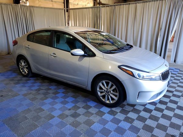 2017 KIA FORTE LX Popular, S — Passenger 3/4
