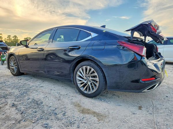 2019 LEXUS ES