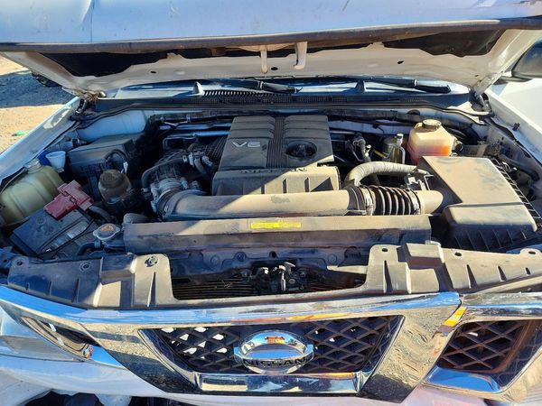 2021 NISSAN FRONTIER King Cab — Engine bay