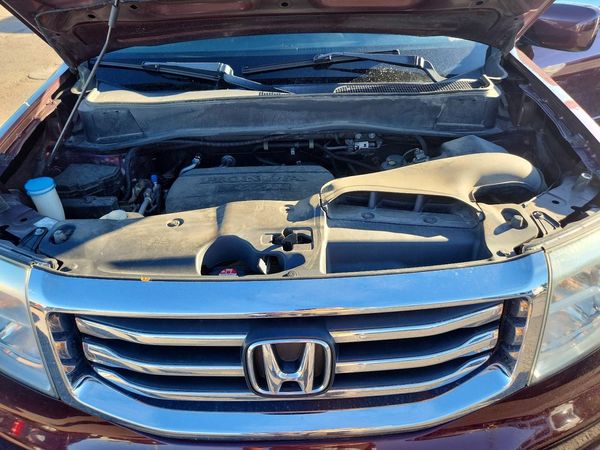 2015 HONDA PILOT EX-L — Engine bay