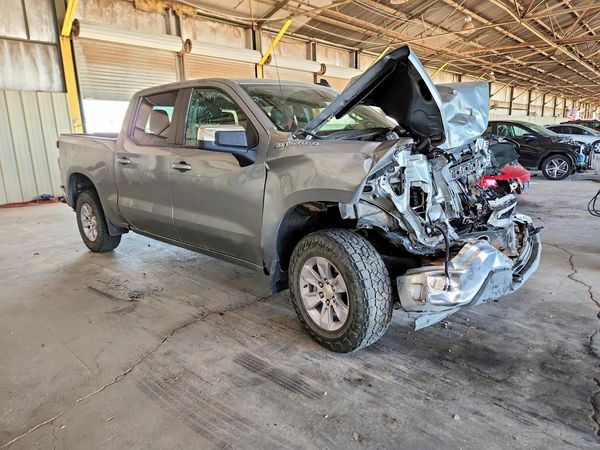 2026 CHEVROLET SILVERADO LT — Passenger 3/4