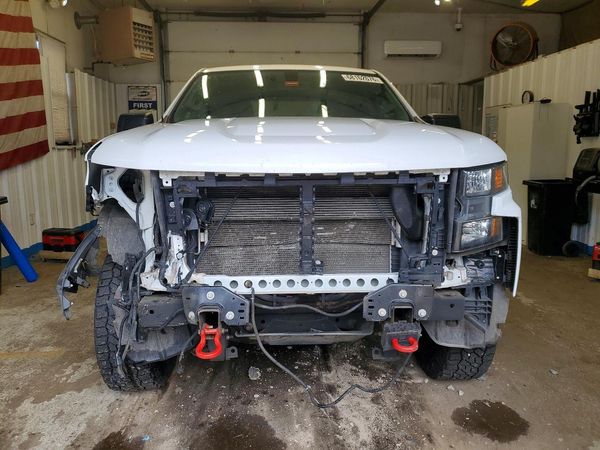 2019 CHEVROLET SILVERADO Trail Boss Custom — DIRF