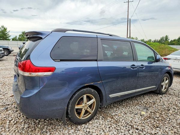 2013 TOYOTA SIENNA — PSRA